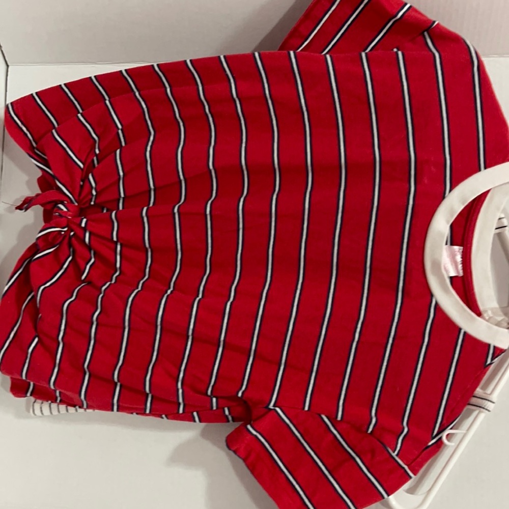 Red crop top with Knotted bottom